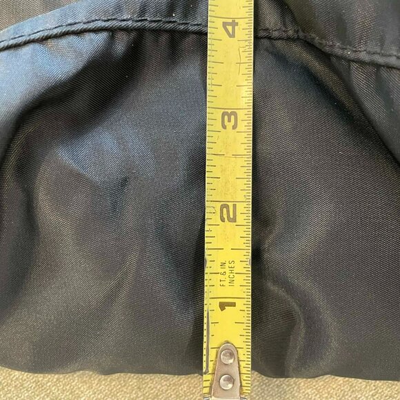 Kenneth Cole Reaction black nylon tote bag/daybag with zipper closure. - Picture 11 of 14